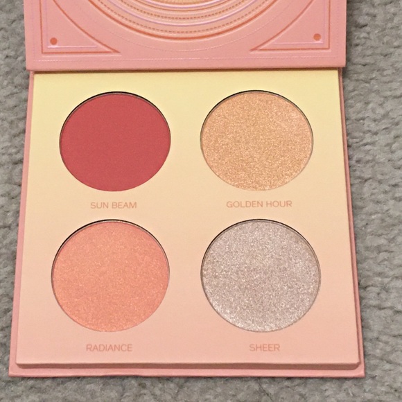 HipDot Face Palette in Sun Goddess - Picture 3 of 5